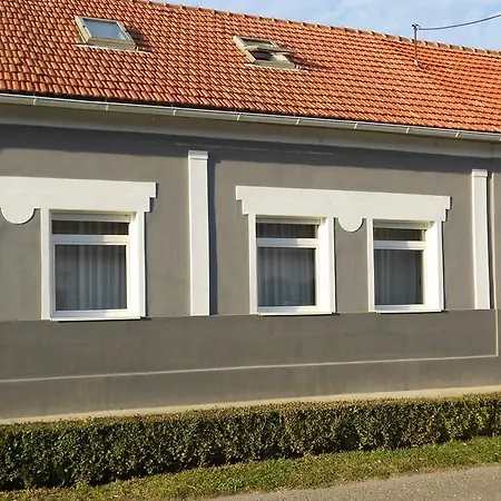 Villa Vintage Luxurious House