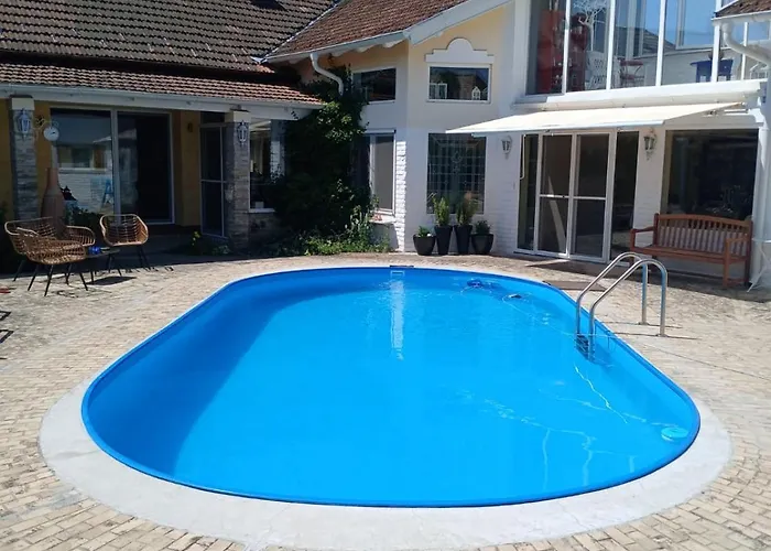 Vintage Luxurious House