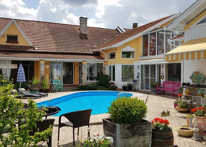 Vintage Luxurious House